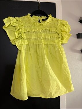 Marc New York smocked Neon Yellow Ruffle Flutter Sleeve Top, Sz L